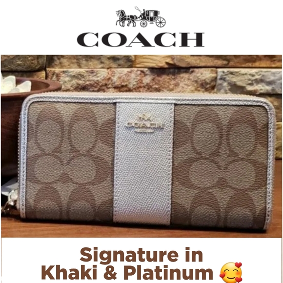 Coach Handbags - *SALE - last one!!!* NEW Coach Signature Wallet 💞